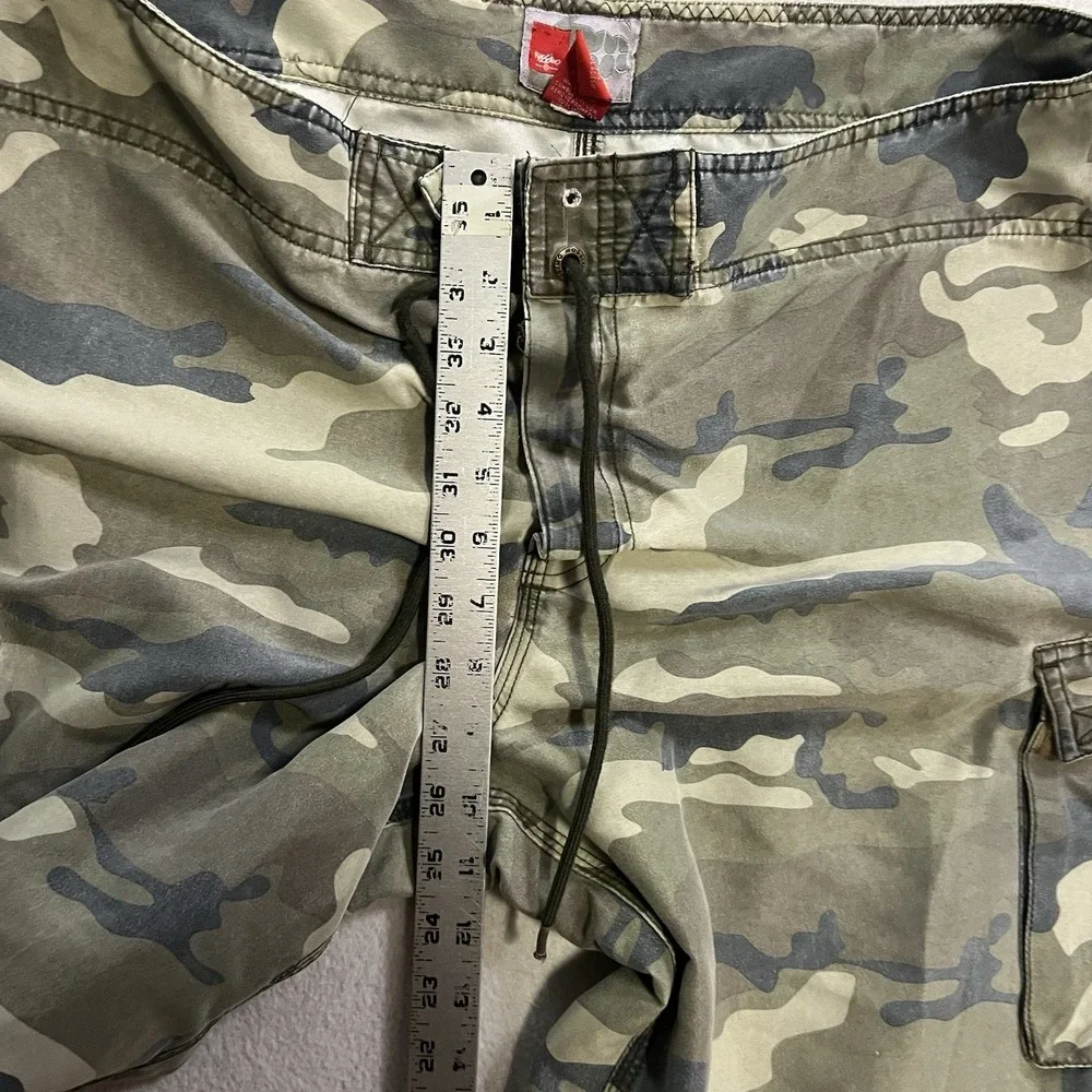 Mossimo Camo Board Shorts Swim Trunks Men's Size 38 Green Cargo Unlined Y2K
